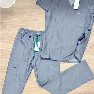 SMALL FIGS SET. Cairo cargo pants. Chisec 3pocket top & 1pocket top. Mens small